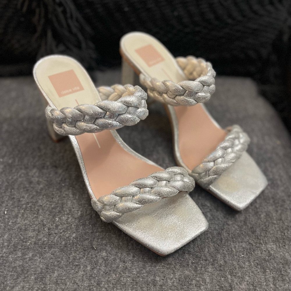 Dolce Vita Silver Metallic EUC size 9.5